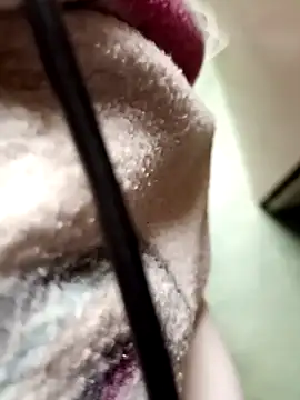 Snapshot of AquaticMovement74 chatting on 04/09/26, 12:10 AquaticMovement74 online show from 04/09/26, 12:10