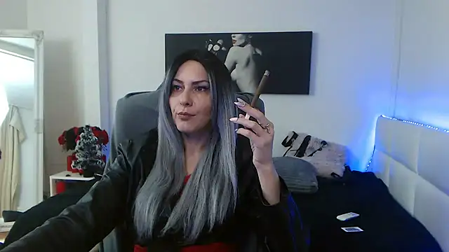EvelynQueenn online show from 01/09/25, 05:44