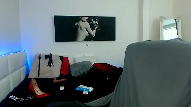 EvelynQueenn online show from 01/12/25, 09:19