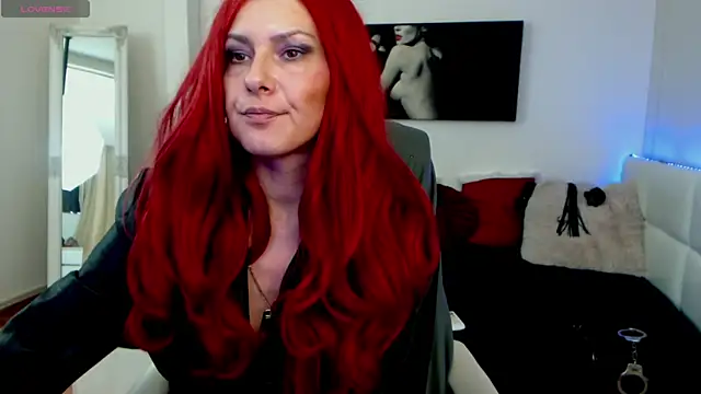 EvelynQueenn online show from 01/13/25, 09:08
