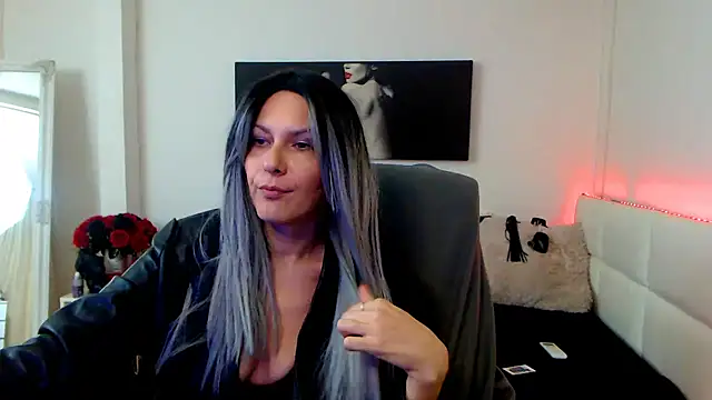 EvelynQueenn online show from 01/20/25, 06:31