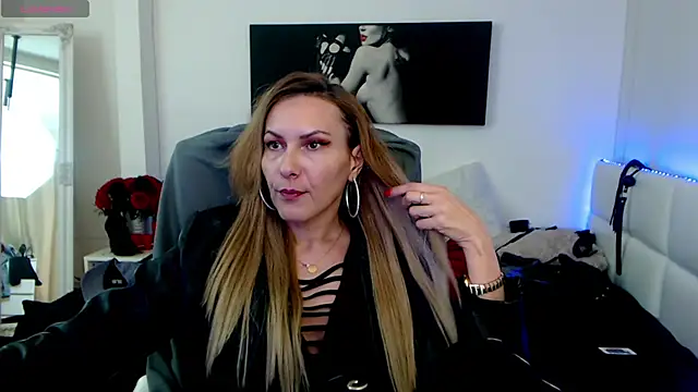 EvelynQueenn online show from 02/03/25, 10:36
