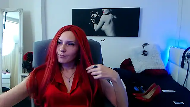 EvelynQueenn online show from 02/10/25, 06:20