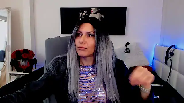EvelynQueenn online show from 02/12/25, 05:15