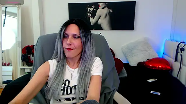 EvelynQueenn online show from 02/20/25, 01:19