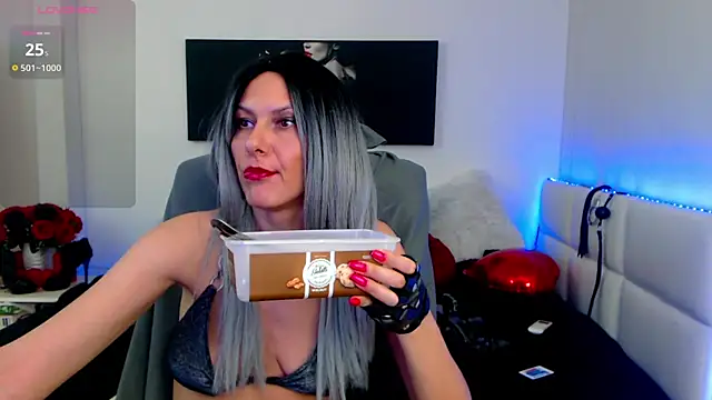 EvelynQueenn online show from 02/27/25, 09:43