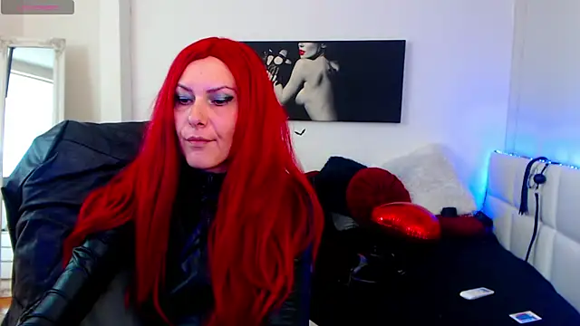 EvelynQueenn online show from 03/03/25, 06:15
