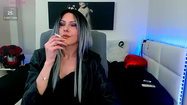 EvelynQueenn online show from 03/18/25, 05:31