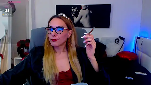EvelynQueenn online show from 03/22/25, 09:24