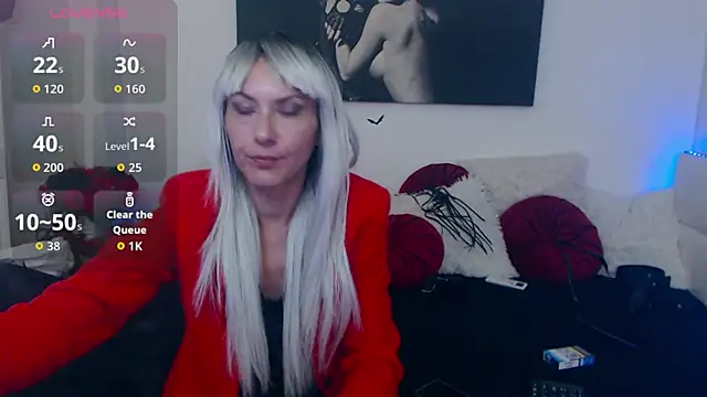 EvelynQueenn online show from 10/15/25, 03:50