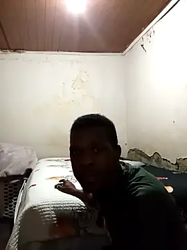 Snapshot of Uncletee112 chatting on 10/26/25, 09:31 Uncletee112 online show from 10/26/25, 09:31