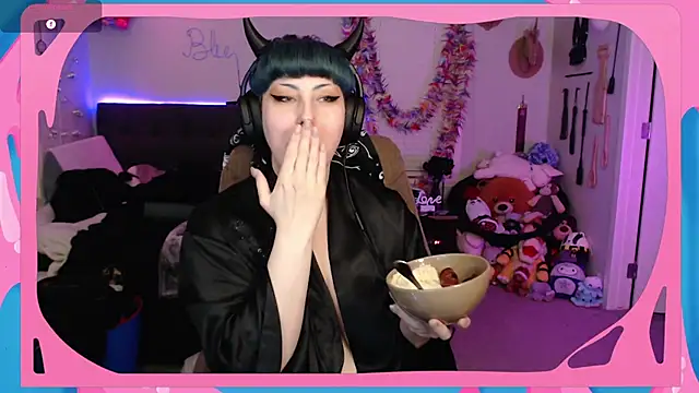 CirqueNoirBlu online show from 03/04/26, 02:06