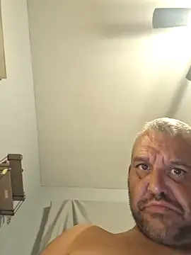 Snapshot of silkstroker6981 chatting on 09/19/25, 11:00 silkstroker6981 online show from 09/19/25, 11:00