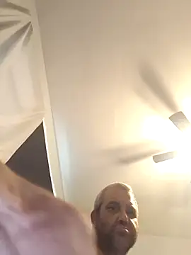 Snapshot of silkstroker6981 chatting on 09/24/25, 01:03 silkstroker6981 online show from 09/24/25, 01:03