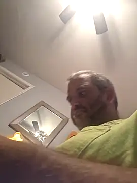 Snapshot of silkstroker6981 chatting on 09/26/25, 03:38 silkstroker6981 online show from 09/26/25, 03:38