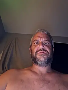 Snapshot of silkstroker6981 chatting on 10/11/25, 09:52 silkstroker6981 online show from 10/11/25, 09:52