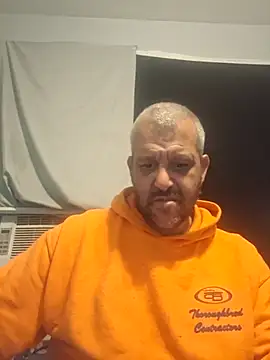 Snapshot of silkstroker6981 chatting on 11/10/25, 11:15 silkstroker6981 online show from 11/10/25, 11:15