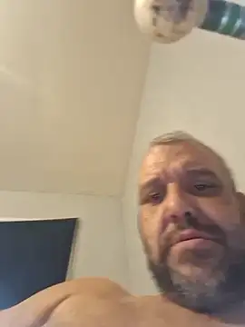 Snapshot of silkstroker6981 chatting on 01/13/26, 10:42 silkstroker6981 online show from 01/13/26, 10:42