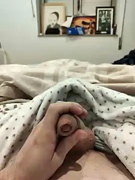 Snapshot of Bemgalado chatting on 12/29/24, 05:54 Bemgalado online show from 12/29/24, 05:54