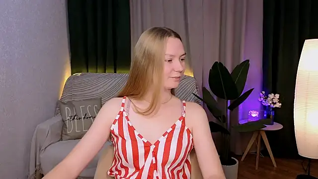 CarolynCohen   online show from 12/03/24, 02:03