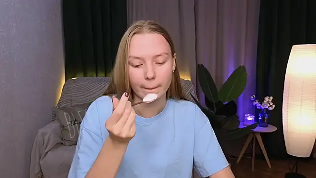 CarolynCohen   online show from 12/10/24, 10:28