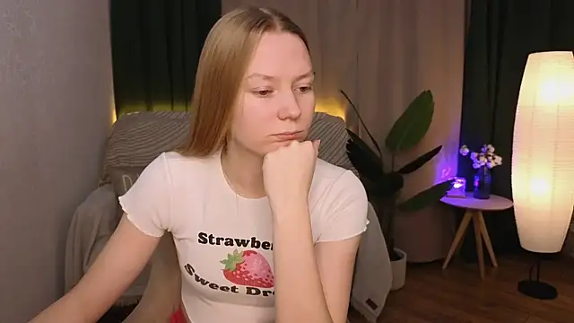 CarolynCohen   online show from 01/28/25, 02:00