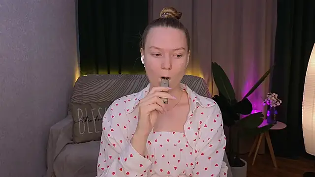 CarolynCohen   online show from 02/25/25, 02:03