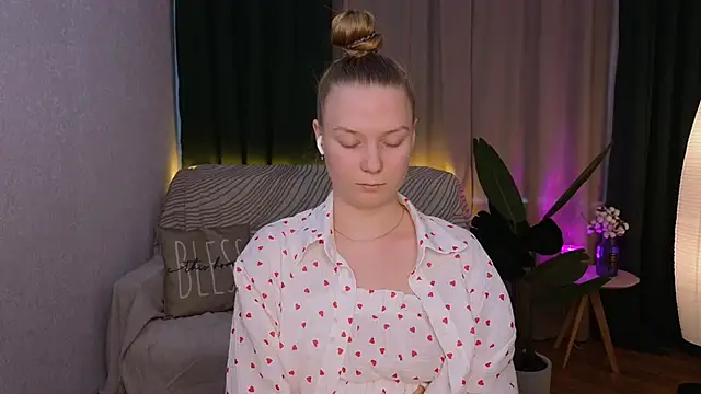 CarolynCohen   online show from 02/25/25, 05:08