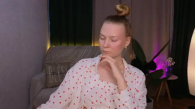 CarolynCohen   online show from 02/25/25, 08:14