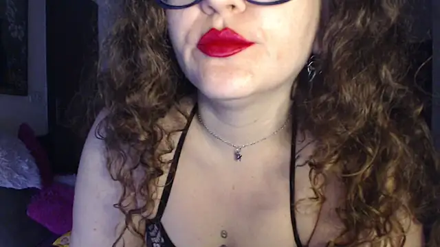 Snapshot of peachgirlmartyna chatting on 03/11/25, 03:45 peachgirlmartyna online show from 03/11/25, 03:45