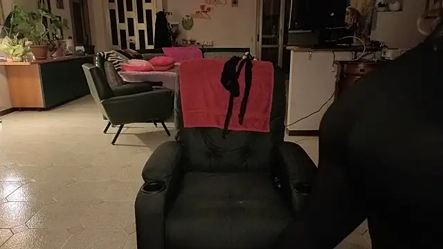 Snapshot of peachgirlmartyna chatting on 10/29/25, 05:36 peachgirlmartyna online show from 10/29/25, 05:36