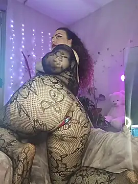 Snapshot of peachgirlmartyna chatting on 06/16/26, 02:19 peachgirlmartyna online show from 06/16/26, 02:19