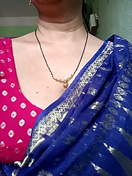 Snapshot of Rosy-B chatting on 03/17/26, 09:45 Rosy-B online show from 03/17/26, 09:45