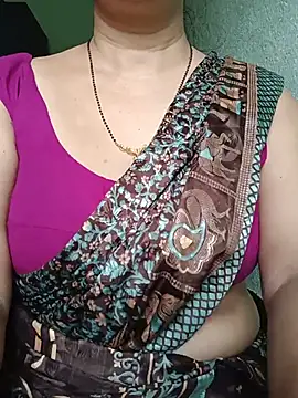 Snapshot of Rosy-B chatting on 07/03/26, 12:39 Rosy-B online show from 07/03/26, 12:39