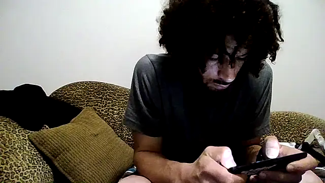 Snapshot of Clearlytothepoint420 chatting on 01/06/26, 04:43 Clearlytothepoint420 online show from 01/06/26, 04:43