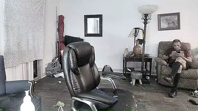 Snapshot of Clearlytothepoint420 chatting on 03/02/26, 07:48 Clearlytothepoint420 online show from 03/02/26, 07:48