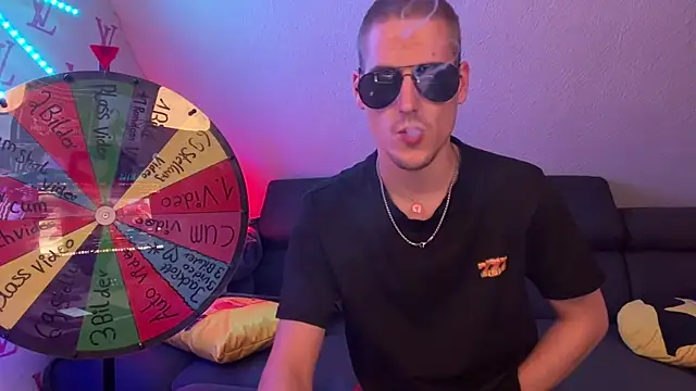 Cookieboy88 online show from 10/17/25, 08:55