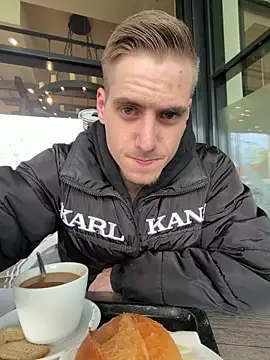 Cookieboy88 online show from 04/17/26, 08:39