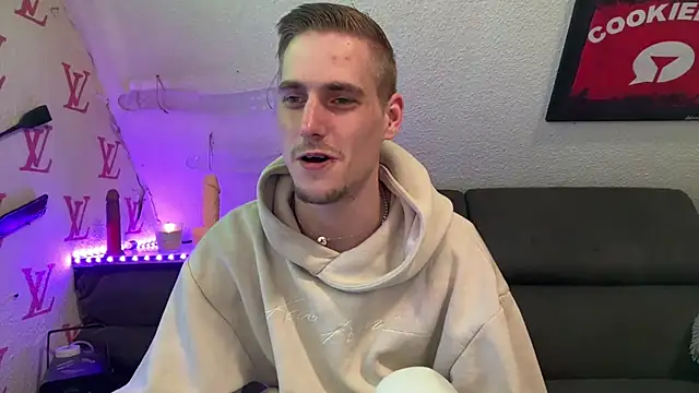 Cookieboy88 online show from 04/18/26, 05:39