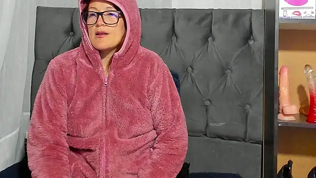 Snapshot of amberr34 chatting on 02/23/25, 06:49 amberr34 online show from 02/23/25, 06:49