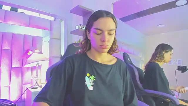 mariiahneedles online show from 05/24/26, 06:46