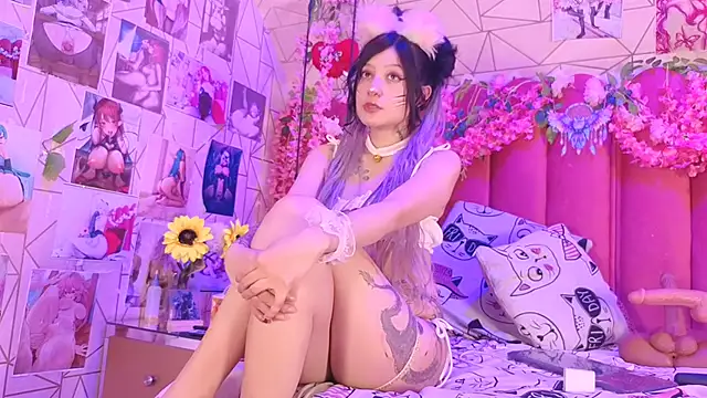 Snapshot of Alicebenett chatting on 10/19/25, 08:53 Alicebenett online show from 10/19/25, 08:53