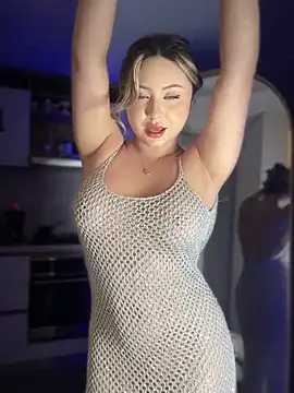 SaraFerreira online show from 10/30/25, 02:35