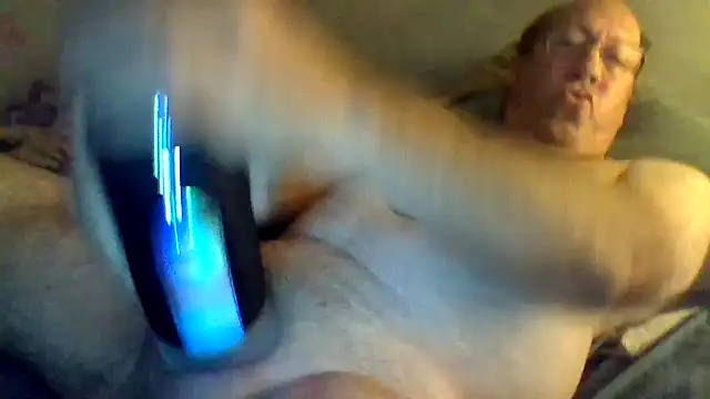 Snapshot of hornyrich69 chatting on 05/05/26, 03:58 hornyrich69 online show from 05/05/26, 03:58