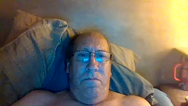 Snapshot of hornyrich69 chatting on 05/12/26, 05:15 hornyrich69 online show from 05/12/26, 05:15
