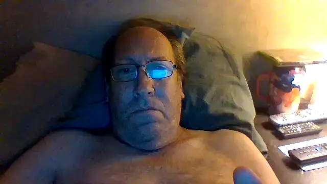 Snapshot of hornyrich69 chatting on 05/25/26, 05:24 hornyrich69 online show from 05/25/26, 05:24