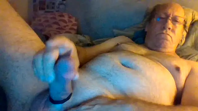 Snapshot of hornyrich69 chatting on 05/29/26, 06:00 hornyrich69 online show from 05/29/26, 06:00