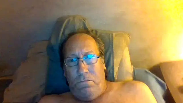 Snapshot of hornyrich69 chatting on 06/01/26, 06:26 hornyrich69 online show from 06/01/26, 06:26