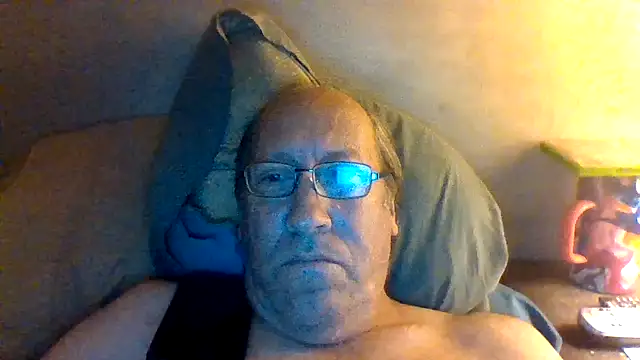 Snapshot of hornyrich69 chatting on 06/04/26, 05:24 hornyrich69 online show from 06/04/26, 05:24