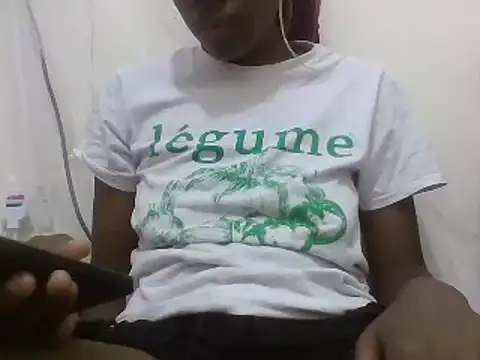 Snapshot of Ebony_maffin chatting on 12/10/24, 11:00 Ebony maffin online show from 12/10/24, 11:00